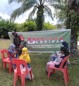 Babinsa Koramil 12/XIII Koto Kampar Berikan Internet Gratis Belajar Daring bagi Siswa  Tidak Mampu