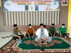 Personel Polres Kampar Bersama PCNU Kab. Kampar Adakan Pengajian Kitab Kuning