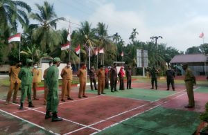 Lewat Apel Pagi Babinsa Bersama Kades Sampaikan Arahan Kepada Linmas dan Perangkat Desa