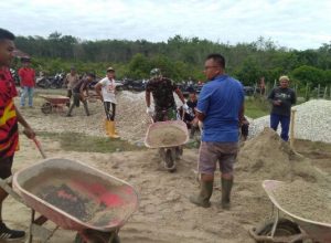 Babinsa Koramil 01/Bkn Goro Bersama Warga Binaan
