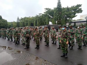 Marinir TNI AL Berangkat ke Karawang Bantu Korban Banjir