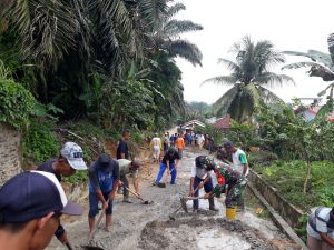 Senyum Teritorial Babinsa Koramil 16/Tapung Guna Menunjang Tugas TMMD