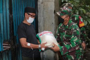 Kodim 0504/JS Bantu Distribusikan 10 Ton dari Budha Tzu Chi untuk Warga