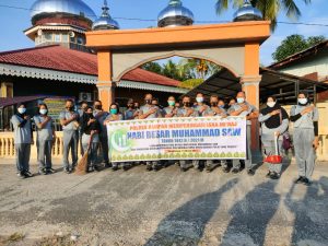 Polres Kampar Gelar Baksos Bersihkan Masjid dalam Rangka Peringati Isra Mi’raj 1442-H