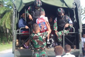 TNI di Papua, Aksi Nyata Satgas Pamtas Yonif 403/Wirasada Pratista dalam mendukung Pendidikan Anak di Perbatasan