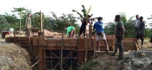 Satgas TMMD Ke- 110 Kodim 0313/ KPR Rampungkan Proses Pengecoran Box Culvert Didesa Bencah kusuma