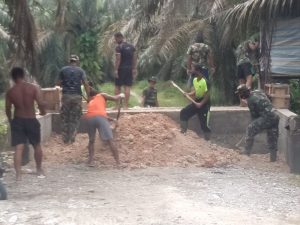Kebersamaan TNI dan Rakyat Kunci Suksesnya TMMD Ke-110 Kodim 0313/ KPR