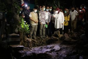Mensos Tinjau Langsung Lokasi Jembatan Putus dan Banjir di Magetan