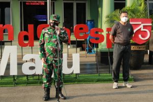 Kodim 0504/JS Gelar Penyerahan Baju Kaos Olaraga Kepada Prajurit dan PNS