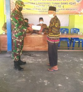 Babinsa Koramil 10/KDS , Koptu Yuliarno Pantau Penyaluran BLT-DD Tahun 2021