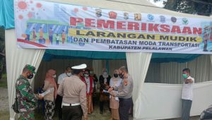 Cegah Kluster Baru Covid-19, Koramil 09/ Langgam Bersama Aparat Kepolisian Berikan Penjelasan Larangan Mudik