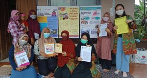 Peduli Ibu dan Balita, Tim Dosen UPNVJ berikan Pemahaman tentang Posyandu New Normal