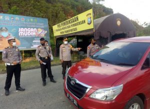 Kapolres Kampar Tinjau Pos Penyekatan Mudik Lebaran di Dekat Perbatasan Riau-Sumbar