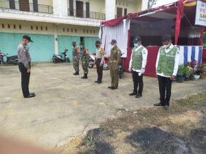 Bersama Tim Gabungan, Babinsa Koramil 04/PKL Kuras Perketat Larangan Mudik Lebaran