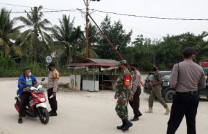 Tegakan Prokes, TNI-Polri dan Satpol PP Menggelar Operasi Yustisi Rutin di Desa Lalang Kabung
