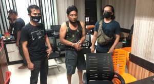 Tersangka TS Alias BOB Ditangkap Ditreskrimum Polda Riau Setelah Buron dan Dinyatakan DPO