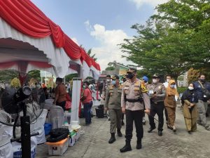 Polda Riau Lakukan Vaksinasi Masyarakat Secara Door To Door, Libatkan 20 Unit Armada