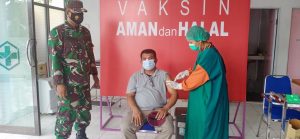 Kopda Dedi Suprapto Tinjau Vaksinasi Lansia di Puskesmas Rambah