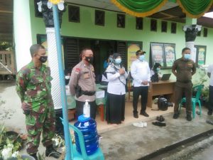 Kades Bersama Bhabinkamtibmas dan Babinsa Melakukan Pemantauan Vaksinasi Masal di Desa Gunung Malelo