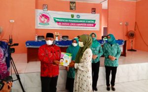 Cagah Stunting, Bupati Kampar Serahkan Paket Makanan Tambahan