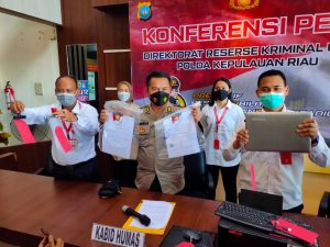 Dit Reskrimum Polda Kepri Berhasil Ungkap Kasus Pemalsuan Surat Rapid Test Antigen