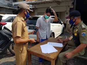 Satgas Gabungan Tindak Tegas 10 Pelanggar Prokes di Matraman