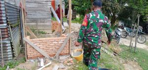 Sukseskan Program Jambanisasi, Babinsa Koto Ranah Bantu Pembangunan MCK