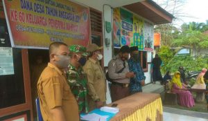 Babinsa Koramil 10/Kunto Darussalam Pantau Pembagian BLT-DD
