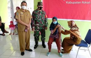 Sertu Dedy Junianto Pantau Vaksinasi