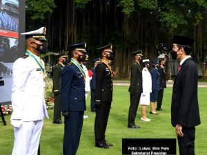Putra Papua Peraih Adhi Makayasa Dilantik Presiden di Istana Negara