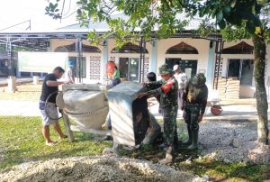 Salah Satu Wujud Kepedulian, Angota Koramil 01/Bkn Galakkan Goro Membangun Masjid