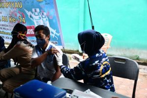TNI AL Sinergi Berbagai Unsur di Mimika Gelar Serbuan Vaksinasi