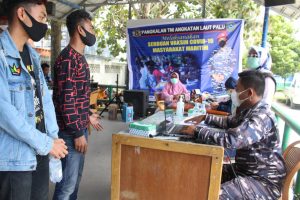 TNI AL Kembali Vaksinasi Covid-19 Masyarakat Maritim Teluk Palu