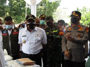 Bupati Kampar bersama Kapolres Kampar Tinjau Pos PPKM Desa Tarai Bangun Kec Tambang