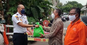 Peduli Warga Terpapar Covid, Terminal Jatijajar Salurkan Bantuan Sembako dan Disinfektan