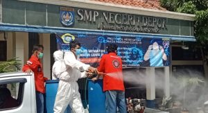 SMP Negeri 1 Depok jadi Sasaran Penyemprotan Disinfektan Ormas PBB