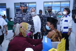 Kejar Target Vaksinasi Nasional, TNI AL Kembali Serbu Vaksinasi di Cariu