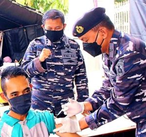 TNI AL Gelar Serbuan Vaksin di Ladokgi R.E. Martadinata