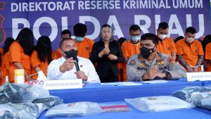 59 Tersangka Judi Online Diciduk Ditkrimum Polda Riau di Ruko Kawasan Pemuda Citywalk Pekanbaru