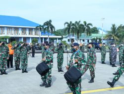Kasal Lepas Jenazah Laksma TNI Tedjo Sukmono ke Malang