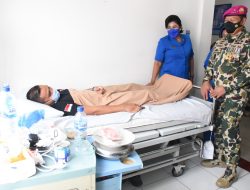 Kasal Kunjungi Pasien Rumkital Marinir Cilandak