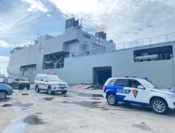 Bukti TNI Solid, Tim Medis KRI SHS-990 Selamatkan Nyawa 3 Prajurit TNI AD yang Tertembak