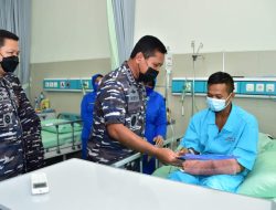 Wakasal Kunjungi Prajurit Marinir Korban Serangan di Papua