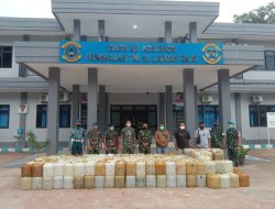 TNI AL Amankan Kapal Pembawa 5,5 Ton BBM Ilegal di NTT
