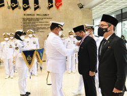 Berkontribusi Dukung Pembangunan TNI AL, Kasal Sematkan Tanda Kehormatan Kepada Ketua BPK RI