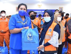 Peringati HUT ke-76, Jalasenastri Gelar Bakti Sosial
