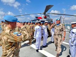 Satgas Diperpanjang, MTF Commander Berikan Jam Komandan Prajurit KRI SIM-367