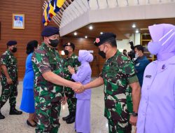 Kasal Terima Pelaporan Kenaikan Pangkat 12 Pati TNI AL