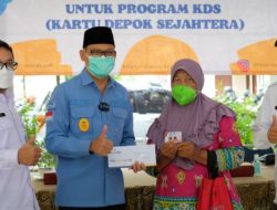 Bagikan KDS Bansos, Wakil Wali Kota: Jangan Hilang, Manfaatnya Banyak