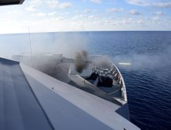 Penembakkan Meriam oleh Satgas Latihan Bersama Rimpac TNI AL